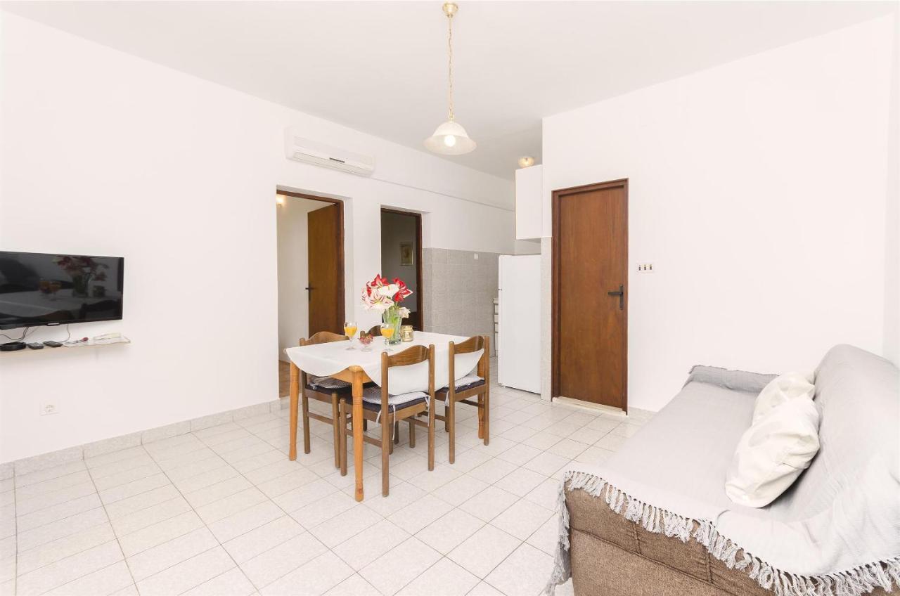 Apartments And Room Lotus Трибунь Экстерьер фото